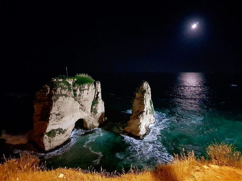 To the moon and back 🇱🇧  natgeoyourshot natgeolebanon beirut... (Beirut, Lebanon)