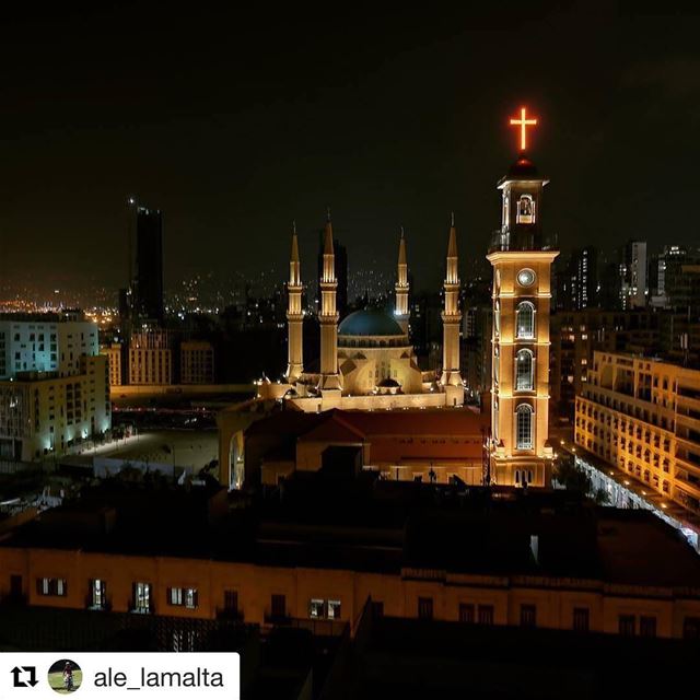 🇱🇧 Torre da Catedral Maronita de St. George em contraste com os... (Downtown Beirut)