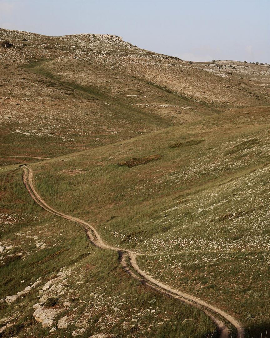 Tough summit roads ⛰ @thewindland (Akoura, Mont-Liban, Lebanon)