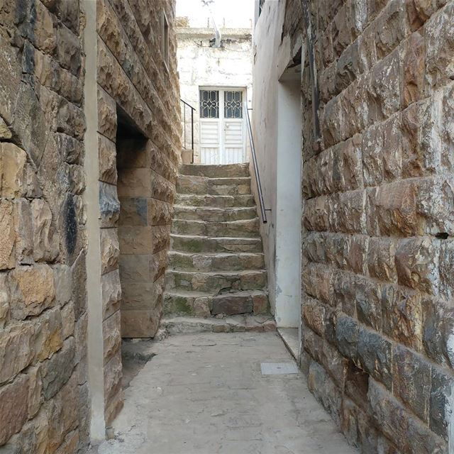 Traditional Lebanese village  livelovelebanon  Lebanon  lebanon_hdr ... (Bekaa Kafra)