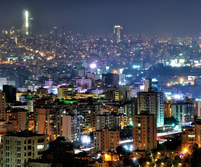 .Two consecutive pictures of Beirut 😲I guess I'm homesick 🤔😶 (Beirut, Lebanon)