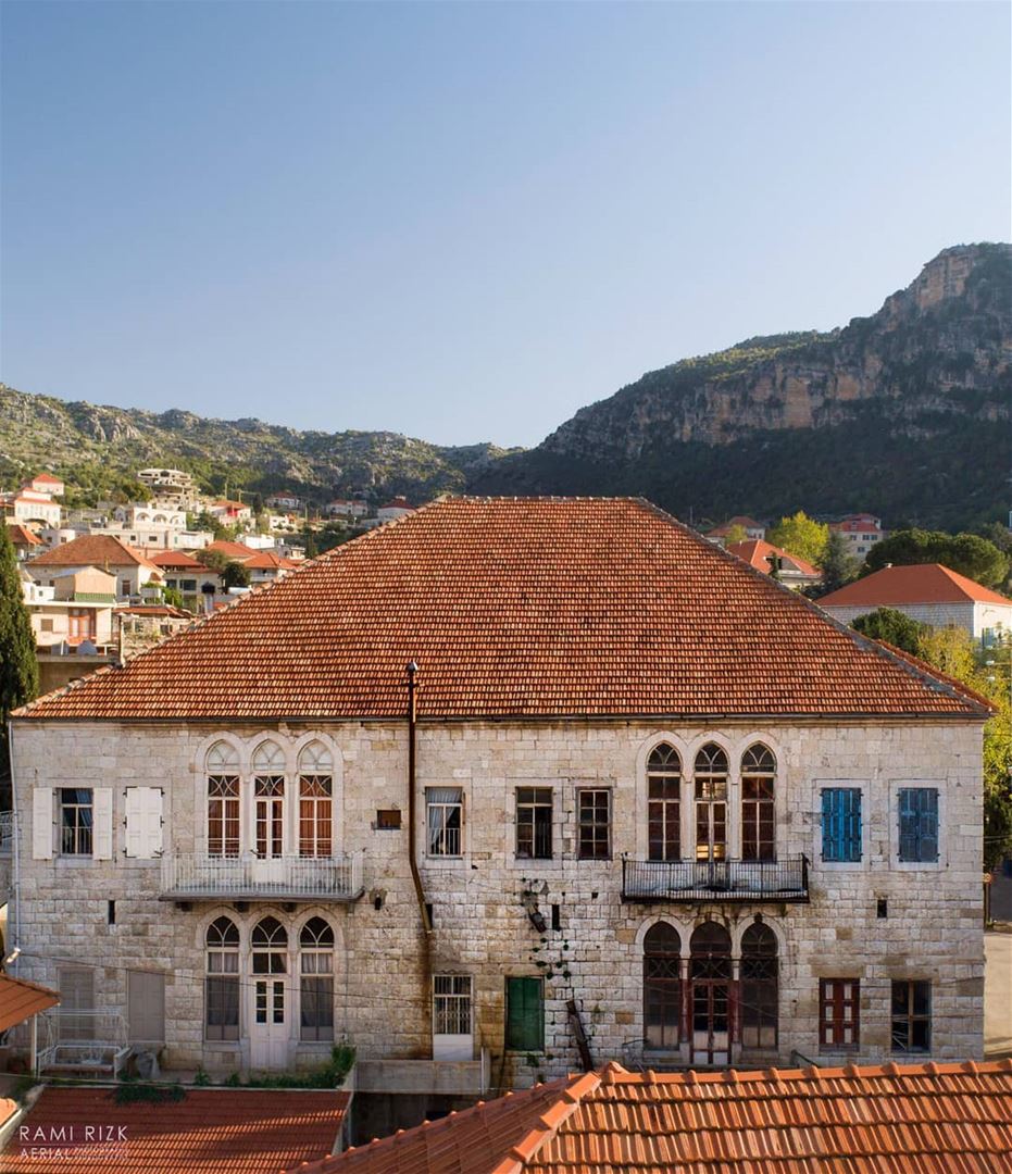 Vintage House🏡...  douma  northlebanon  lebanon  dji  drones ... (Douma, Liban-Nord, Lebanon)