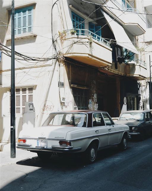 Want a lift? (Beirut, Lebanon)