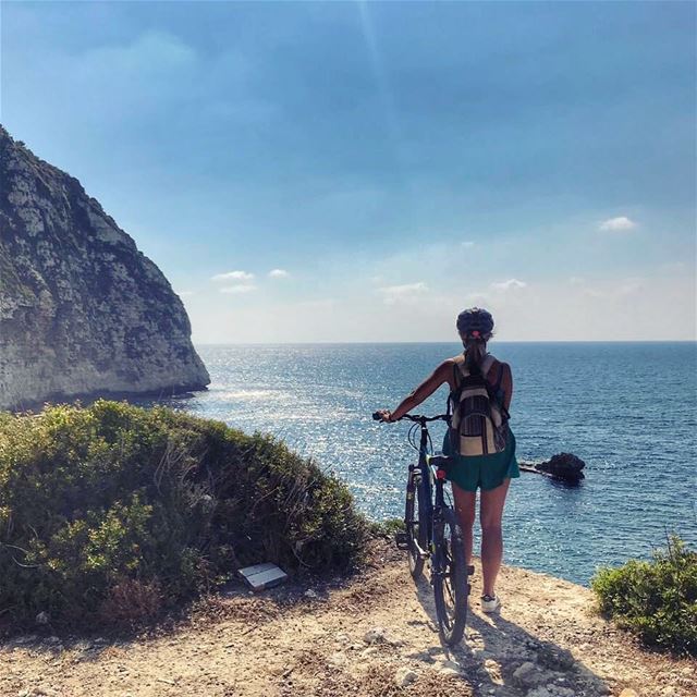 Was kinda worth the ride...what do you think🤔🚴‍♀️💚🌊 🧗‍♀️ ☀️ 🚲 🎒 👱� (Chekka)