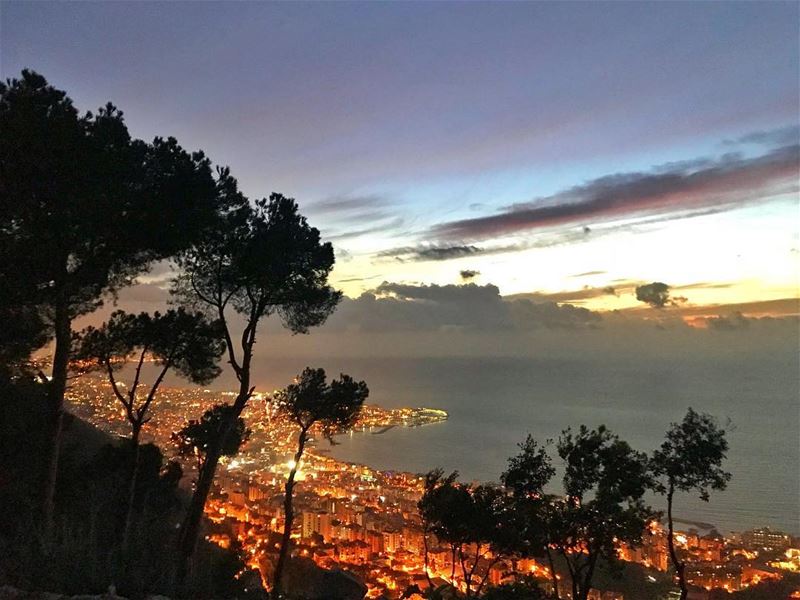 When you are surrounded by nothing but a beautiful bay ♥️ (Sahl `Alma, Mont-Liban, Lebanon)
