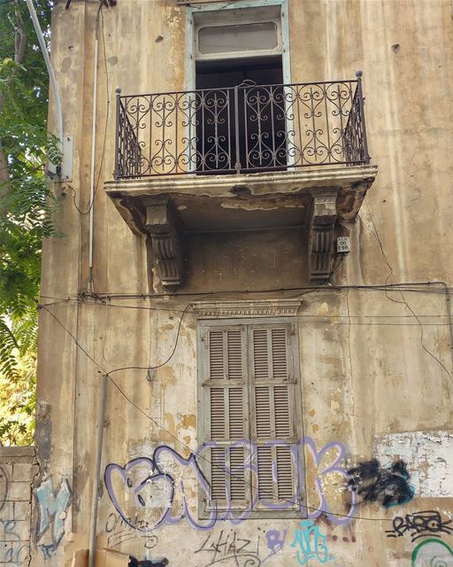 Window (Sassine Achrafieh)