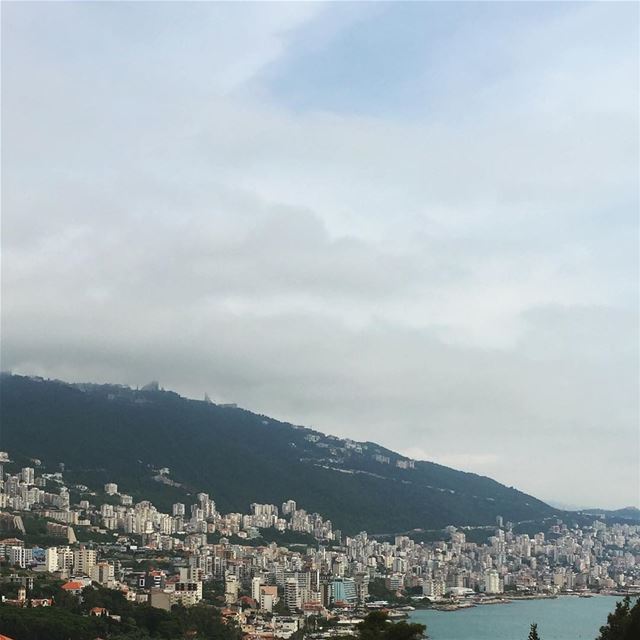 Wouldn't say no to this view being part my daily... (Jounieh, Liban)