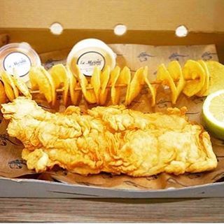 You can't go wrong with fish and chips @lemeroufishmarket  (Le Merou Fish Market)