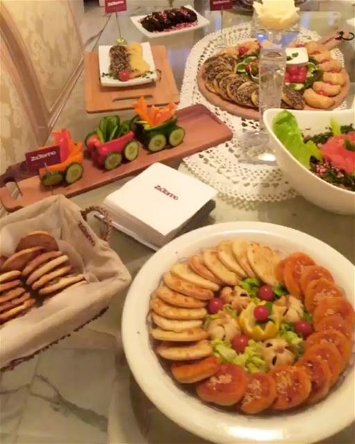 Za3tarino's Pastries and food @mariammichtawi dinner Party🎉🎉🎉  food...