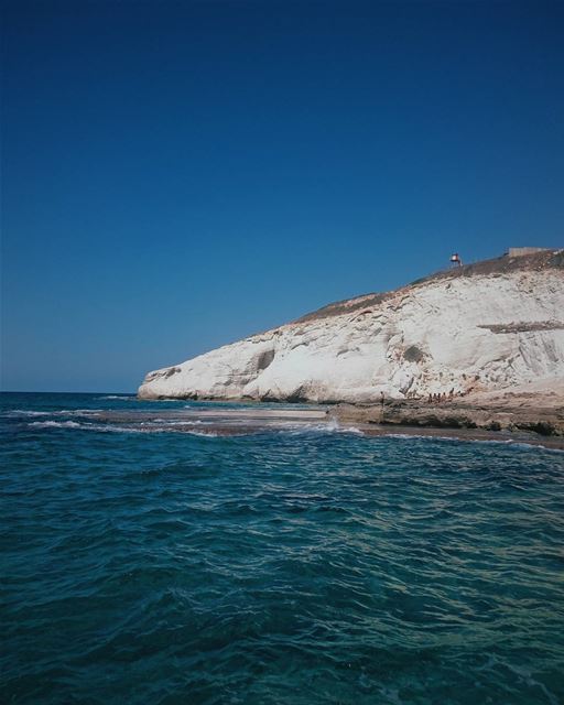 ʟᴀsᴛ ᴅᴀʏs ᴏғ sᴜᴍᴍᴇʀ 🏊🏊 (Naqoura Beach , South Lebanon)