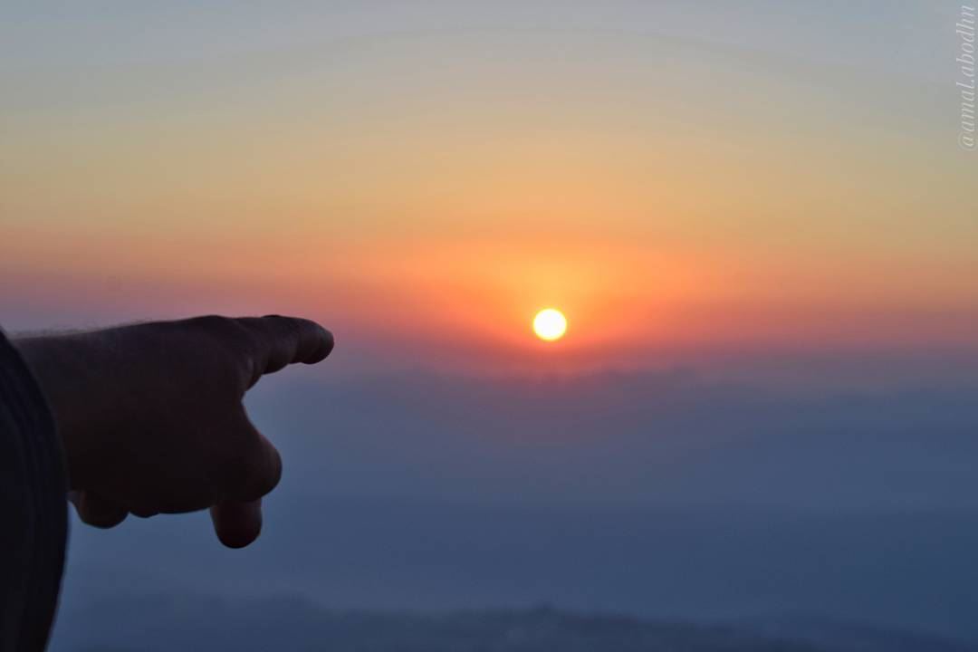 اذا اردت ان تسمو،، يجب عليك ان تعرف اكثر 👌 👌 lebanon  photography ... (Chebaâ, Al Janub, Lebanon)