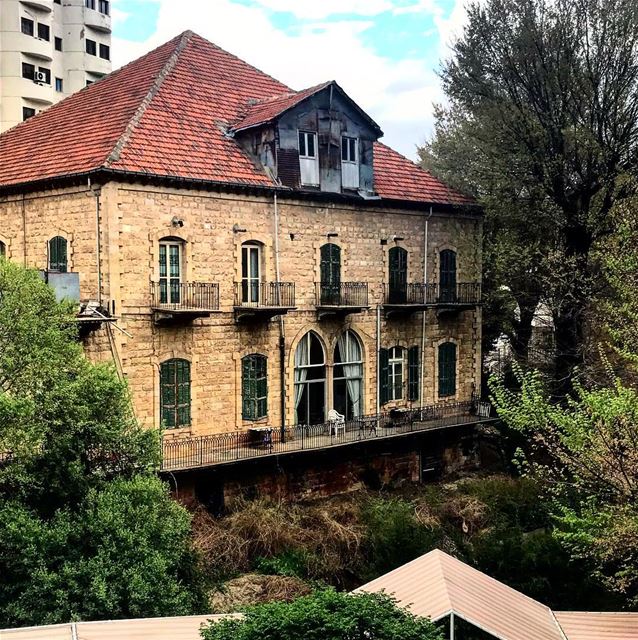 البيت التراث اللبناني.  لبنان تراث زحلة قرميد lebanon lebanese hearitage... (Zahlé, Lebanon)