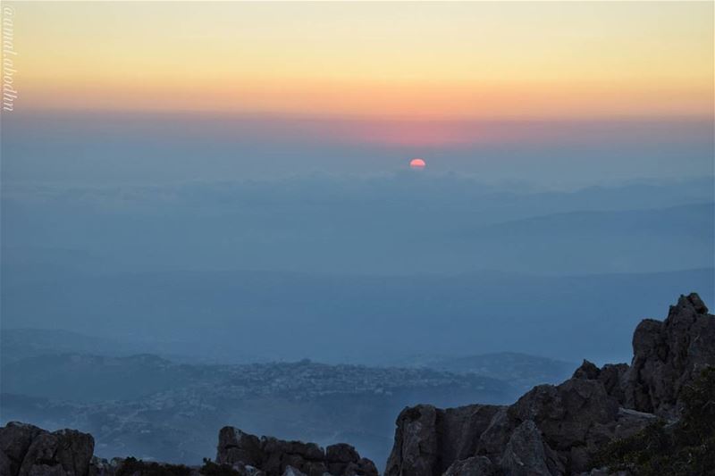 الواقفون على قمم الجبال لم يسقطوا من السماء 👌 👌 lebanon  photography ... (Mount Hermon)