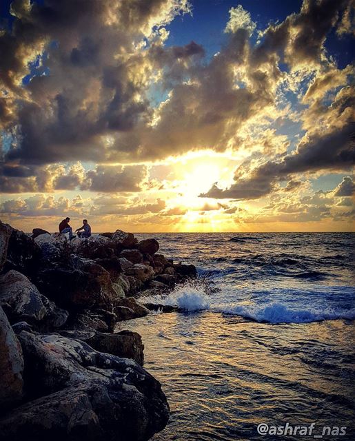 بحق أحلى قصة للحب في حياتنا أسألك الرحيلا...لنفترق أحبابافالطير في كل مو (Tyre, Lebanon)