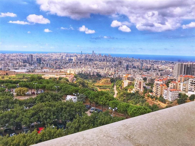 بيروت عاصمة القلب  هلابالخميس (Deïr Mâr Roukôz, Mont-Liban, Lebanon)