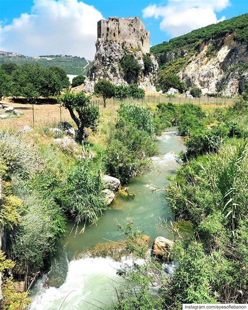 صباح الخير من قلعة المسيلحة‏Natural painting 🏞‏Credits to @peliekorkomaz (Mseilha Fort)