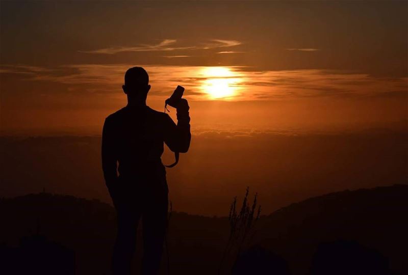 عدستي و الغروب قصة عشق لا تنتهي Photo credit : @3ali_hamoud  sunset ...