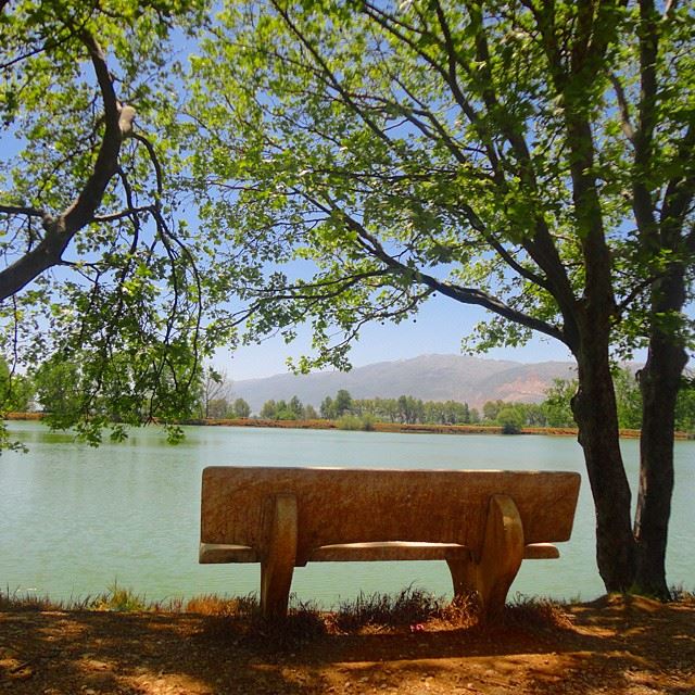 قعدوا على مقاعدنا، (Taanayel Lake)