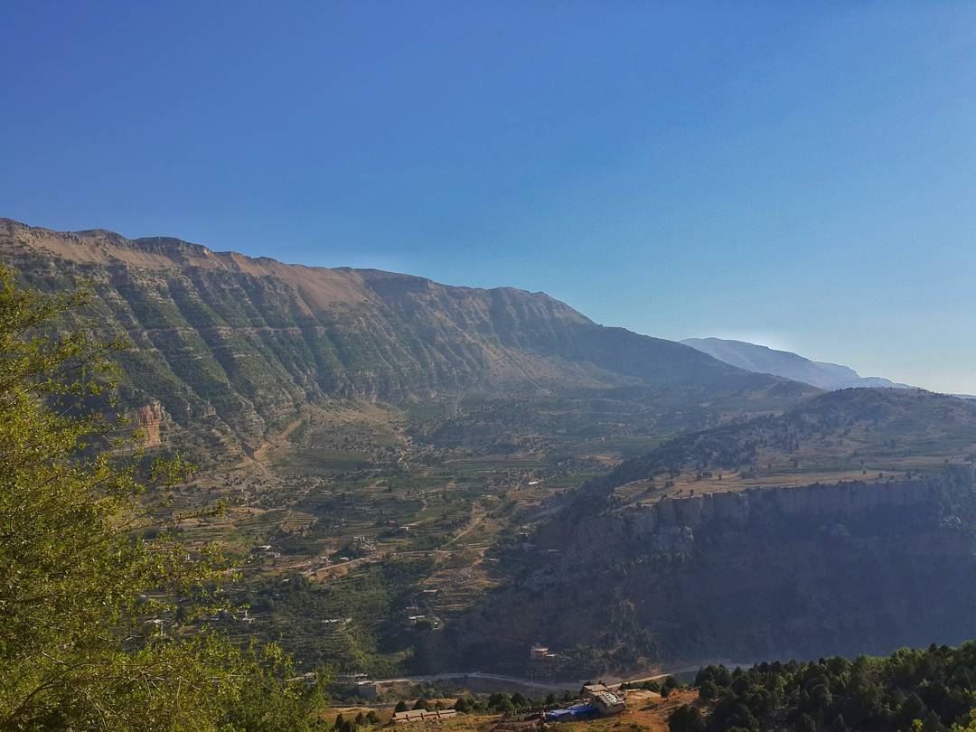 كما يكون قلبك،، تكون الدنيا في عينيك👌👌 lebanon  photography ... (Afqa)