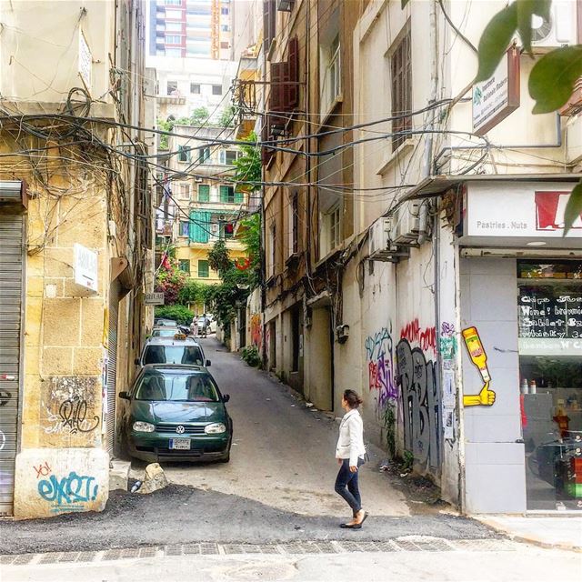 كن عابراً . We are all just passers by:::::::::::::::::::::::::::::::::::: (Achrafieh, Lebanon)