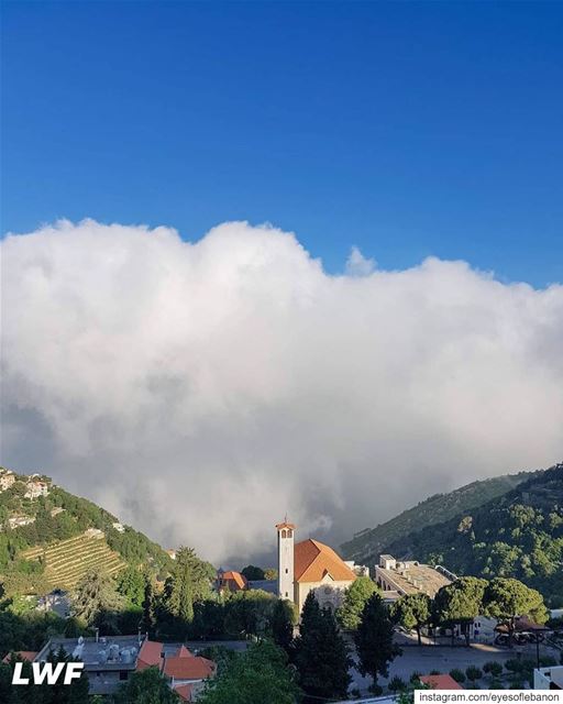 مباشرة من غوسطا 😍 صباح الخيرNatural painting 🏞 have a nice weekend ... (Ghosta, Mont-Liban, Lebanon)