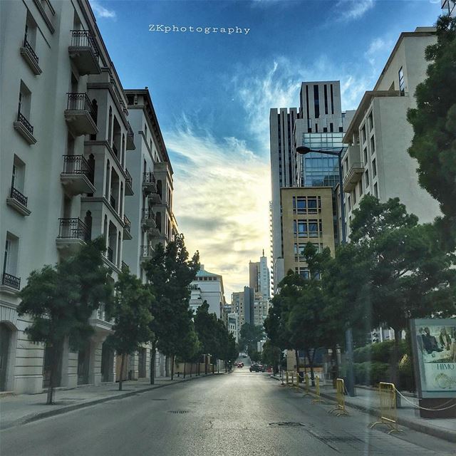 و المدينة.. كنّست كل المغنين • insta_lebanon  ig_lebanon ... (Beirut, Lebanon)