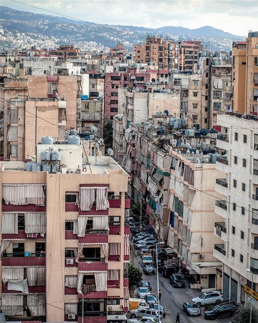 ᴛʜᴇ ᴄʜᴀᴏs ᴏғ ᴀ ᴄɪᴛʏ 🏙 (Beirut, Lebanon)