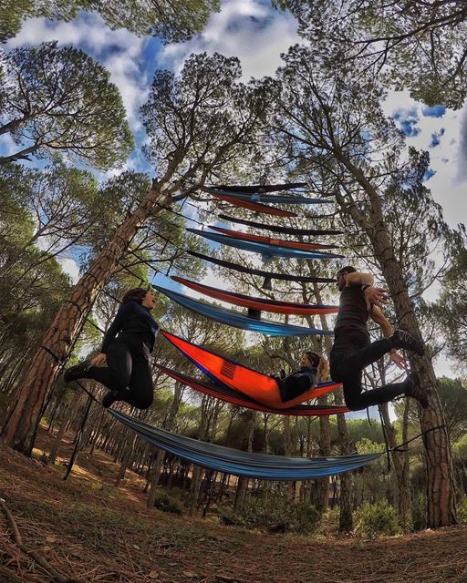 ⚠️ Competition Time ⚠️ I’ve teamed u with @oakenfest & @hikemen to give... (Hammock Tower)